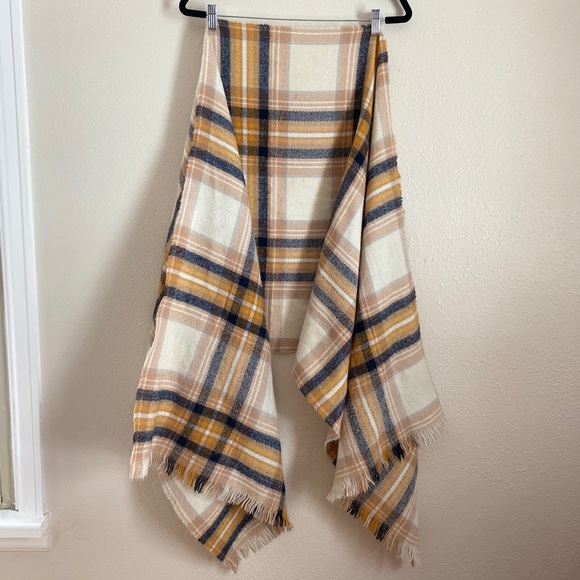 H&M Accessories - H&M plaid soft shawl wrap